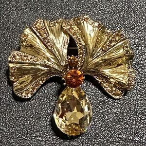 Ginkgo Leaf Brooch Pin Or Pendant NEW